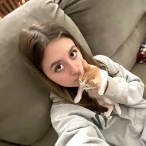 Meet your Posher, C l e m e n t i n e